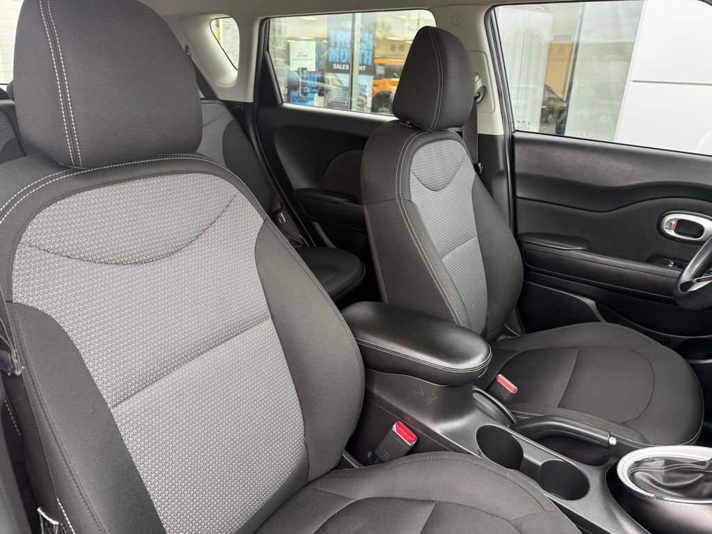 Used 2017 Kia Soul + image 25