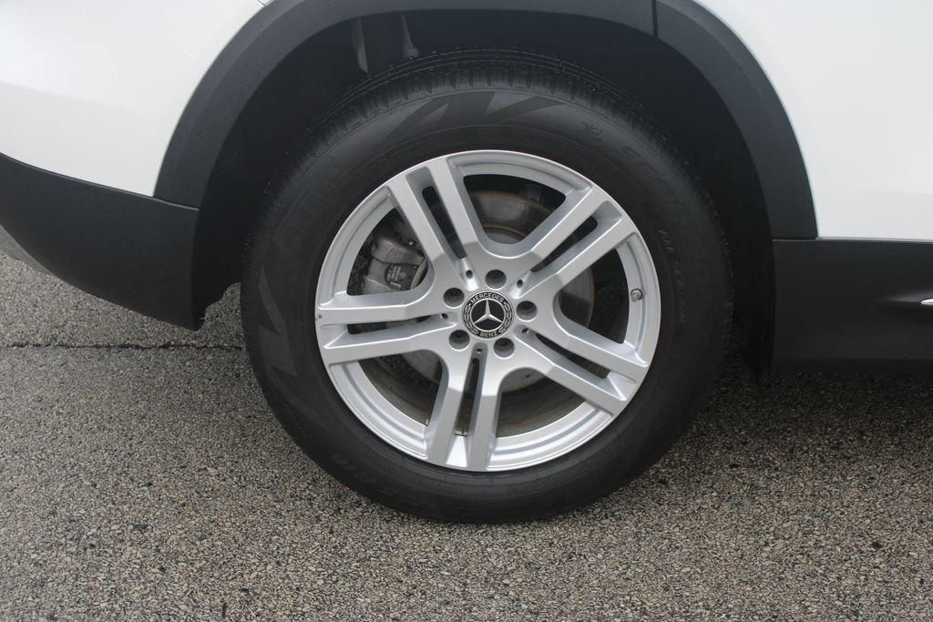 Used 2023 Mercedes-Benz GLB 250 4MATIC w/ Premium Package image 31