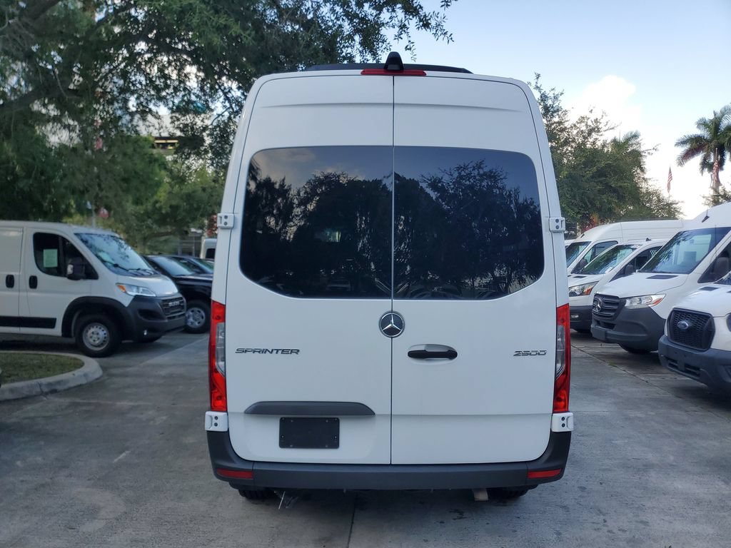 Used 2024 Mercedes-Benz Sprinter 2500 image 5