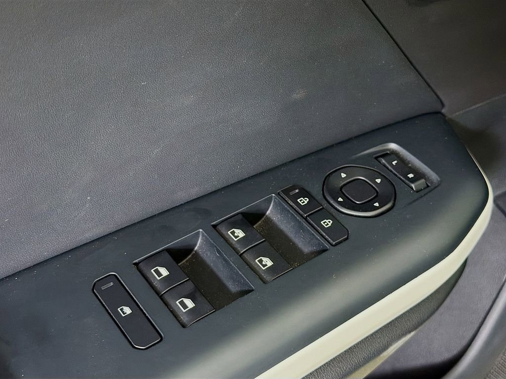 Used 2025 Kia K4 GT-Line w/ GT-Line Premium Package image 22