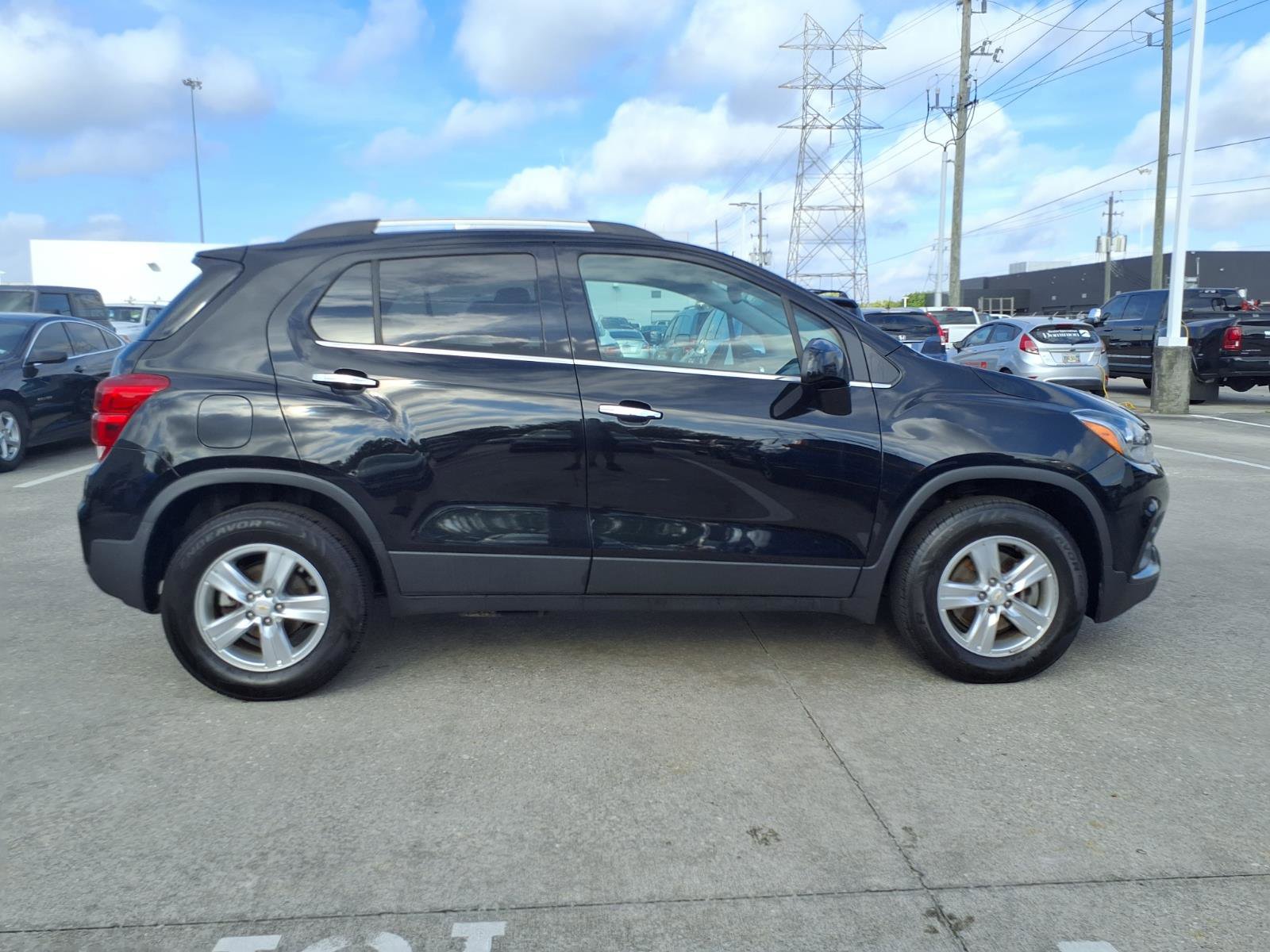Used 2019 Chevrolet Trax LT w/ LT Convenience Package image 25