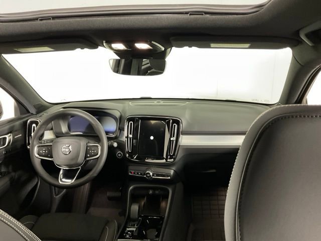 New 2026 Volvo XC40 B5 Ultra w/ Protection Package Premier image 32