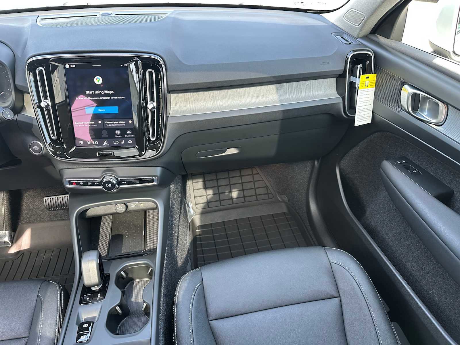 Used 2025 Volvo XC40 B5 Core w/ Protection Package Premier AWD/4WD image 18