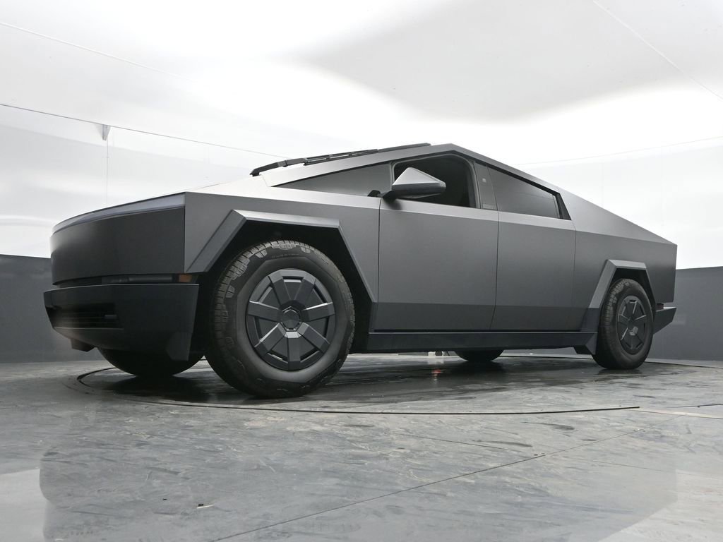 Used 2025 Tesla Cybertruck AWD Crew Cab image 43