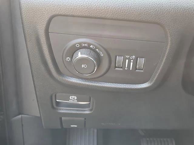 Certified 2025 Jeep Grand Cherokee L Limited w/ Luxury Tech Group II image 10