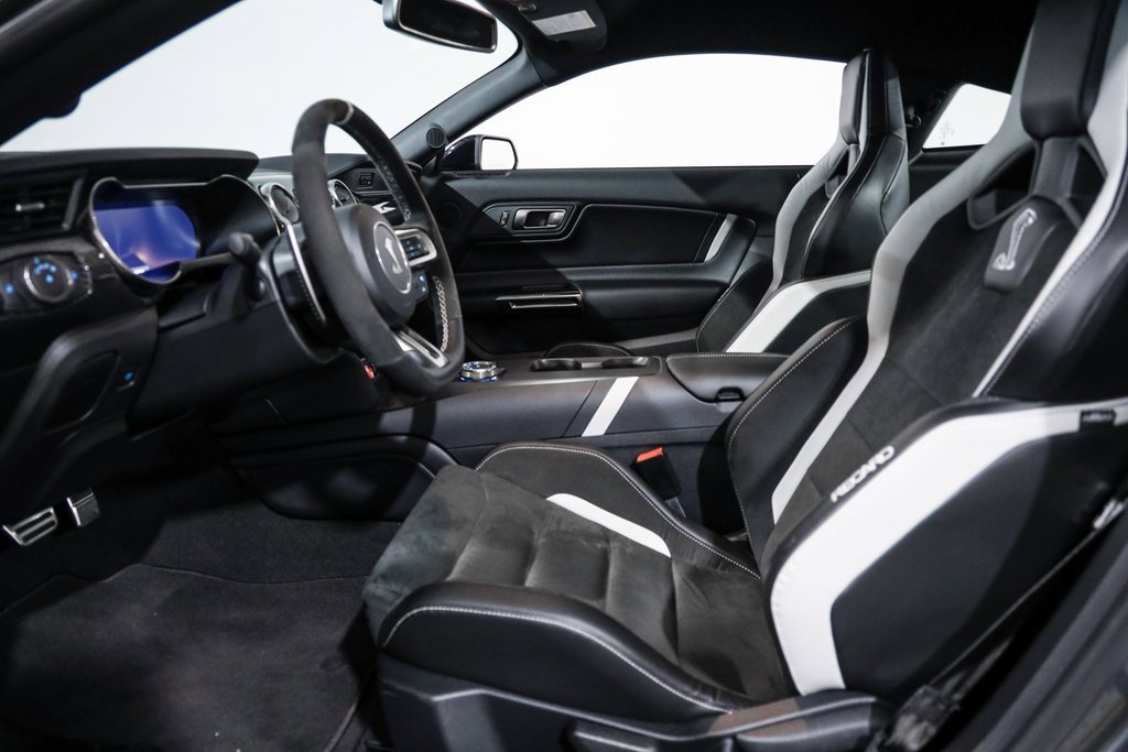 Used 2022 Ford Mustang Shelby GT500 w/ Carbon Fiber Track Pack image 38