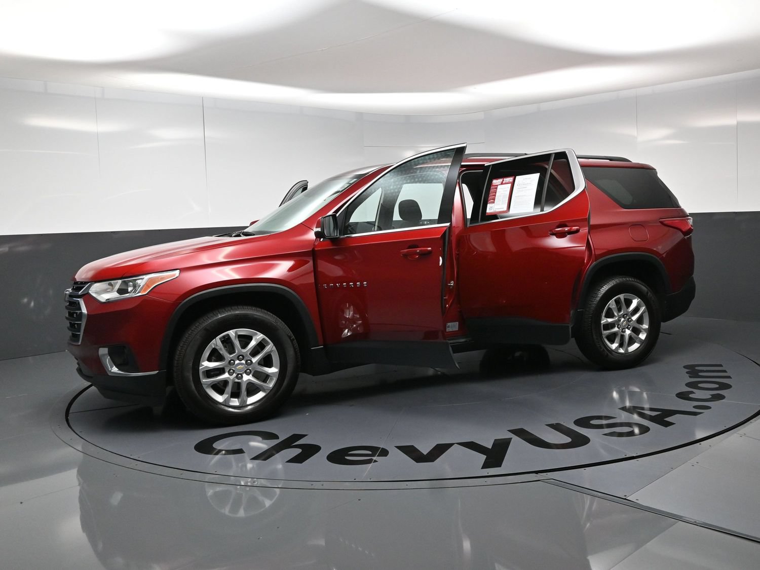 Used 2021 Chevrolet Traverse LT FWD image 21