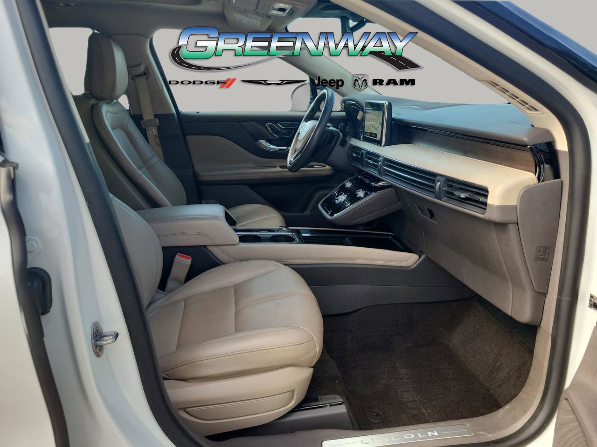 Used 2020 Lincoln Corsair Reserve w/ Elements Package image 17