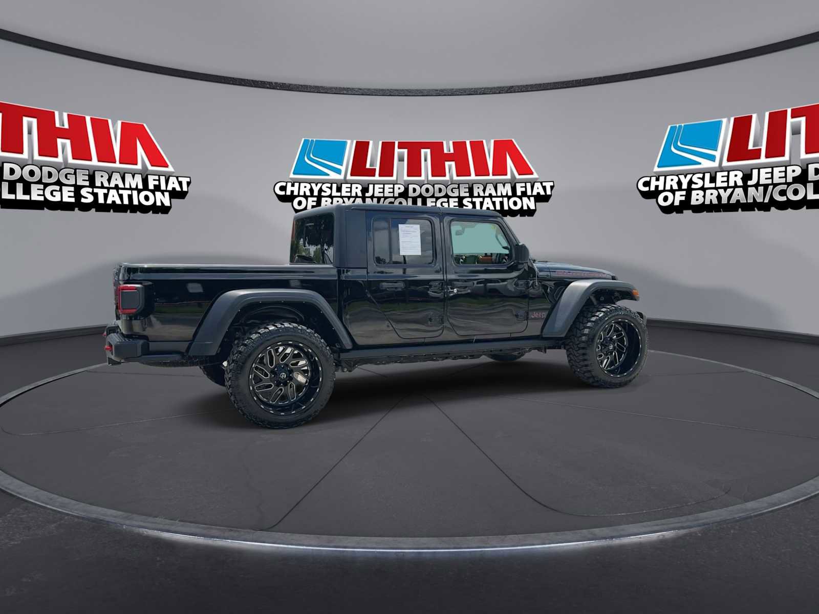 Used 2023 Jeep Gladiator Rubicon w/ LED Lighting Group AWD/4WD image 8