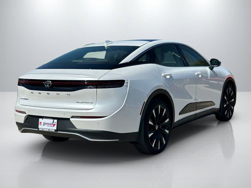 Used 2023 Toyota Crown Platinum image 5