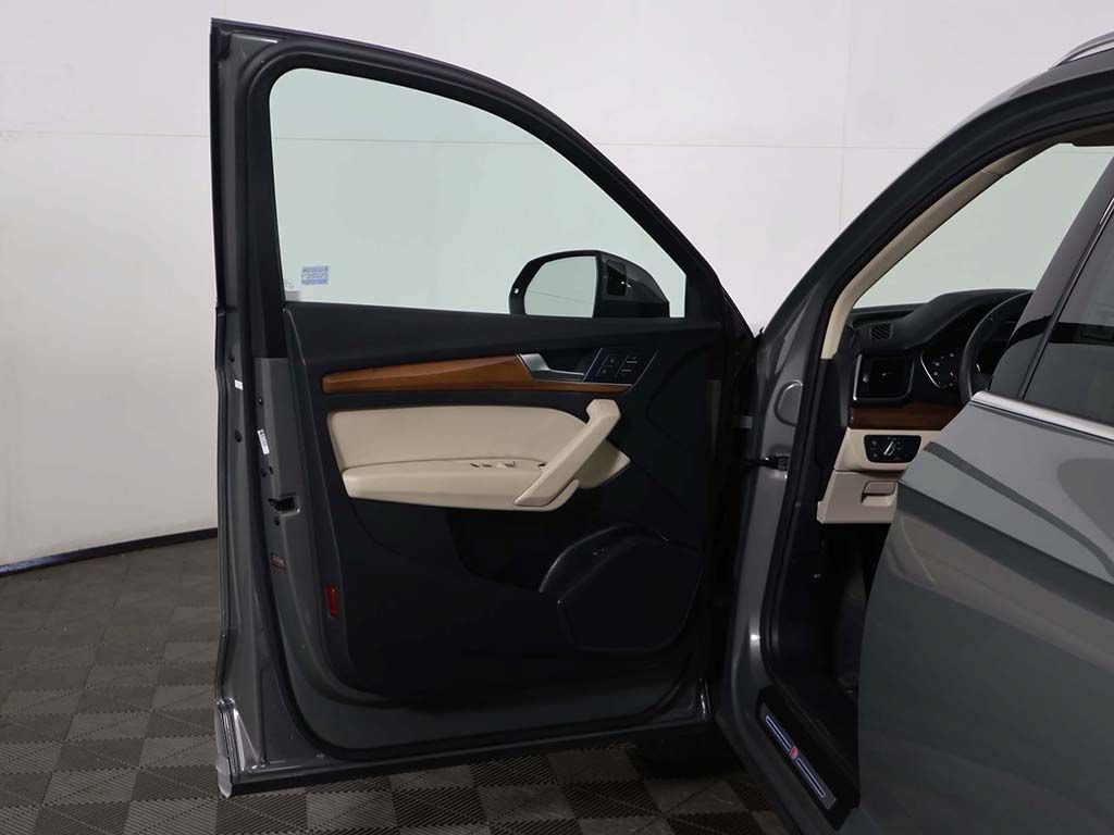Used 2023 Audi Q5 2.0T Premium w/ Convenience Package AWD/4WD image 20