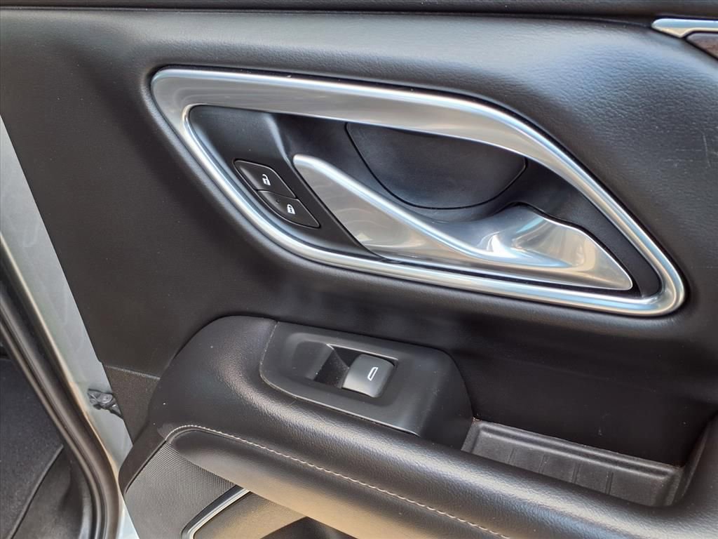 Used 2021 Chevrolet Suburban Z71 w/ Z71 Off-Road Package image 22