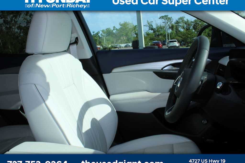 Used 2026 Buick Envision Avenir image 7