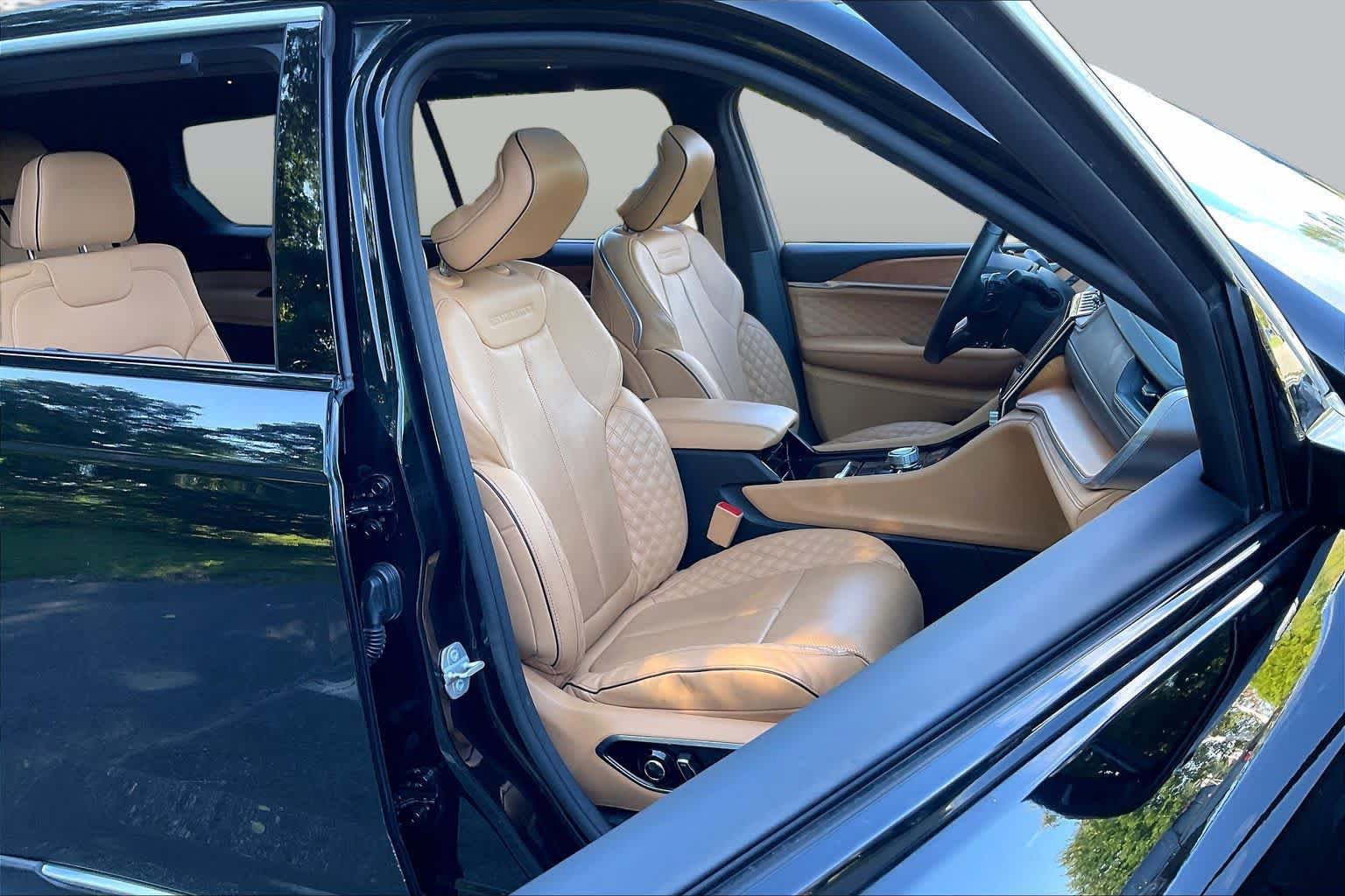 Used 2021 Jeep Grand Cherokee L Summit AWD/4WD image 8