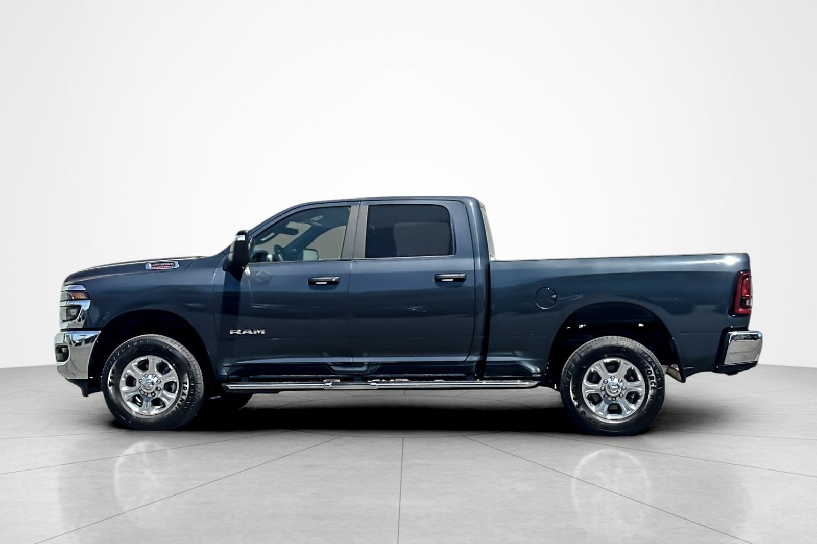 Used 2026 RAM 2500 Big Horn AWD/4WD image 2