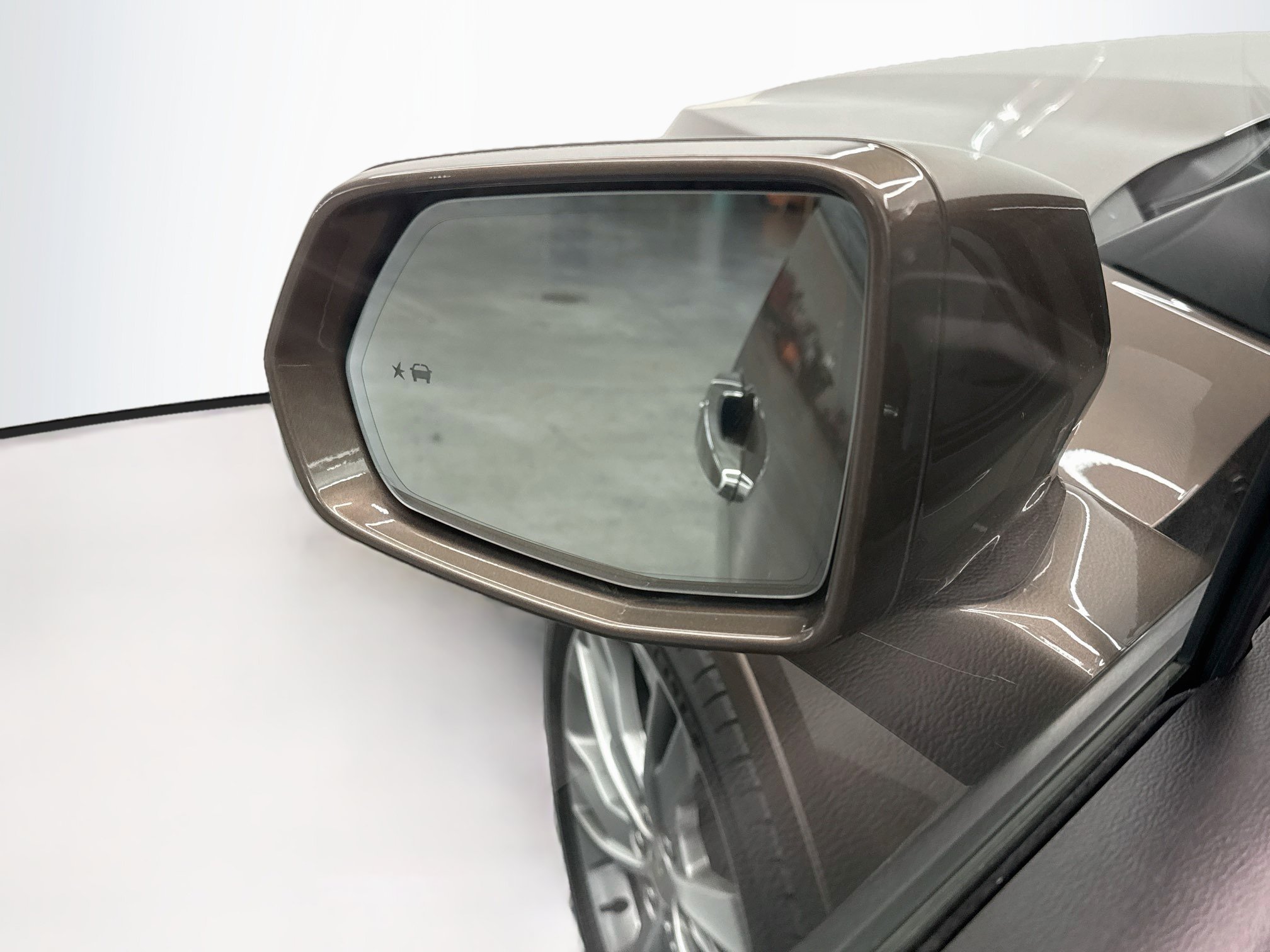 Used 2019 Chevrolet Blazer Premier w/ Sun and Wheels Package FWD image 16