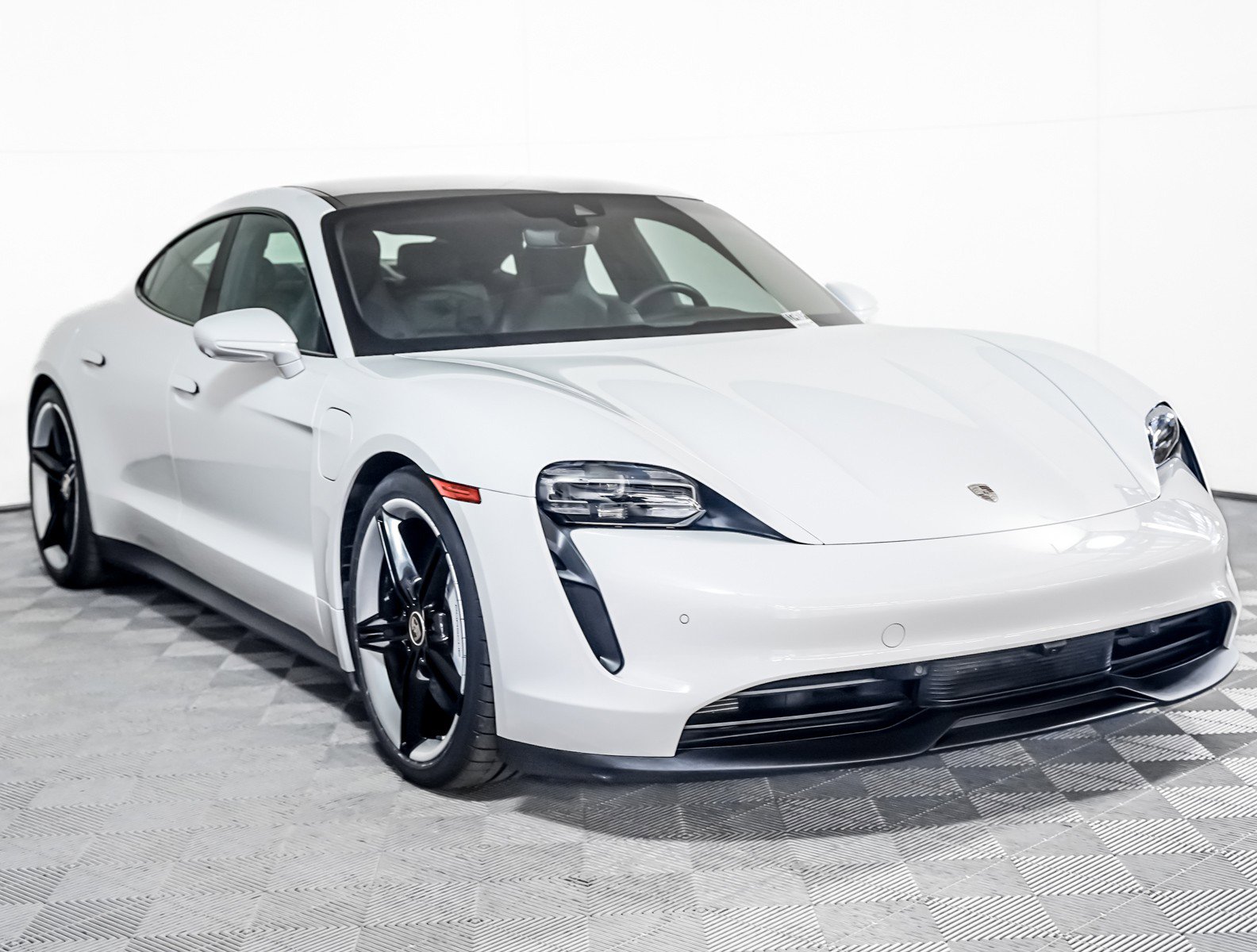 Certified 2022 Porsche Taycan 4S image 8