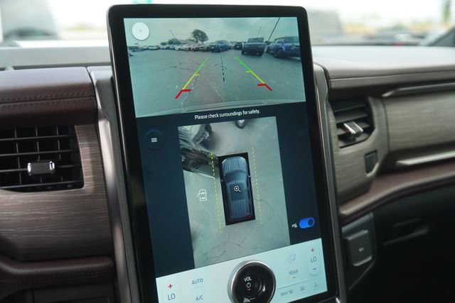 Used 2022 Ford Expedition Limited RWD image 28