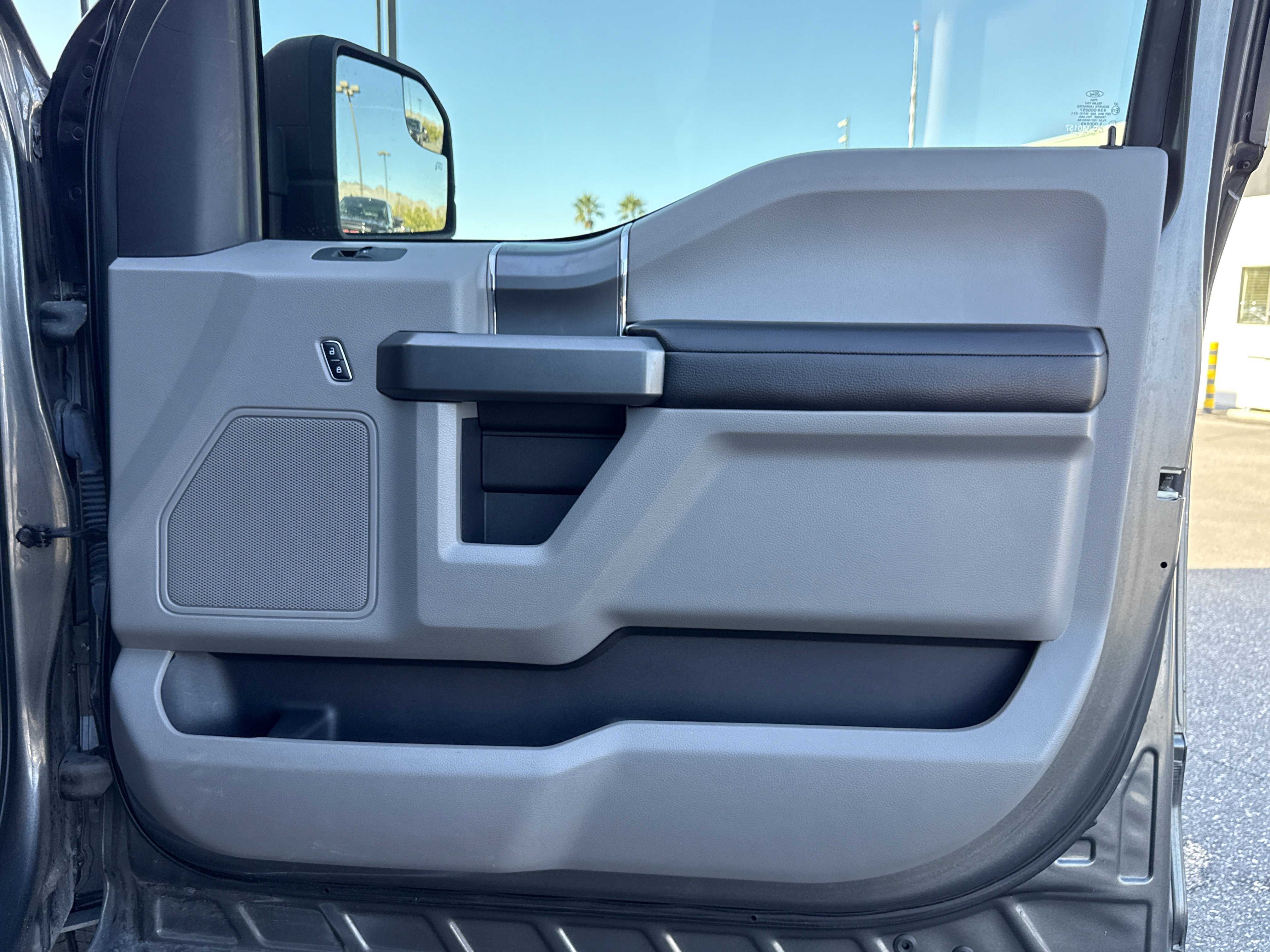 Used 2017 Ford F150 XLT w/ Equipment Group 302A Luxury image 38