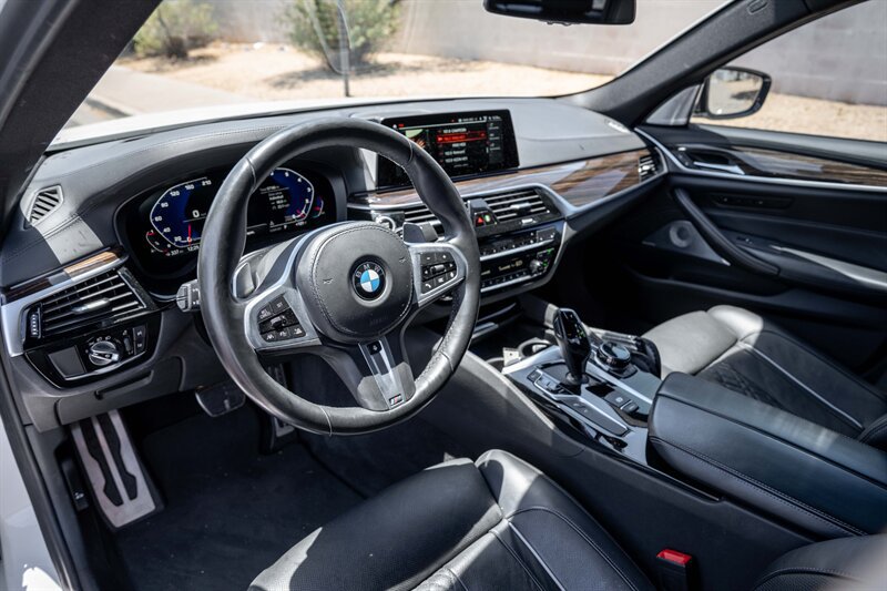 Used 2020 BMW M550i xDrive w/ Executive Package AWD/4WD image 9