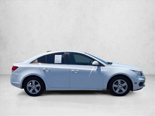 Used 2016 Chevrolet Cruze LT w/ Technology Package FWD image 4