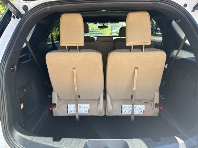 Used 2017 Ford Explorer XLT w/ Equipment Group 202A FWD image 34