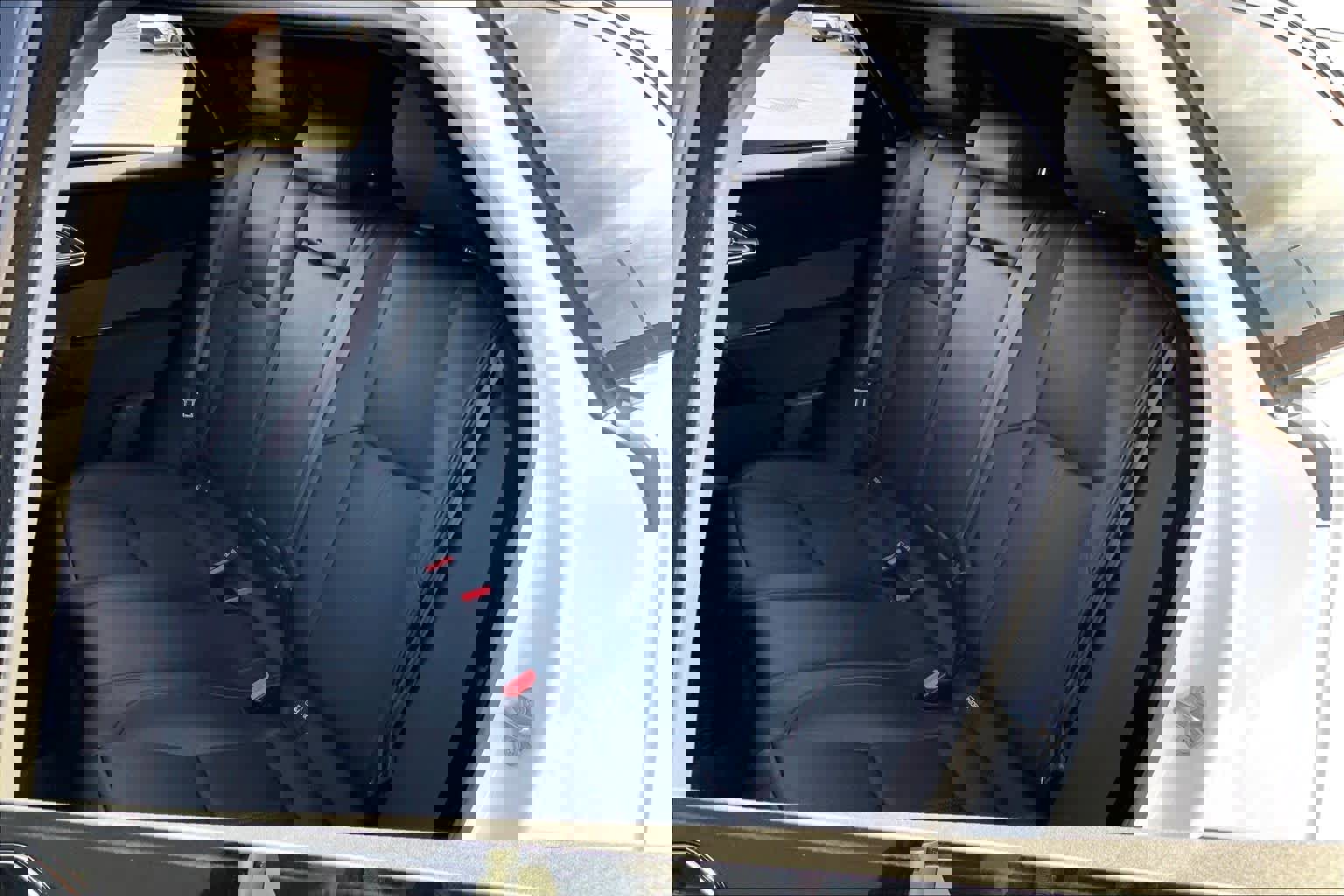 Used 2025 Land Rover Range Rover Velar Dynamic SE image 18