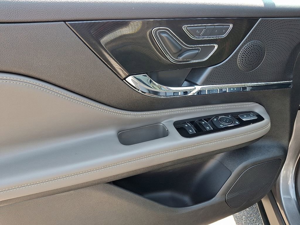 Used 2024 Lincoln Corsair AWD w/ Equipment Group 101A image 13