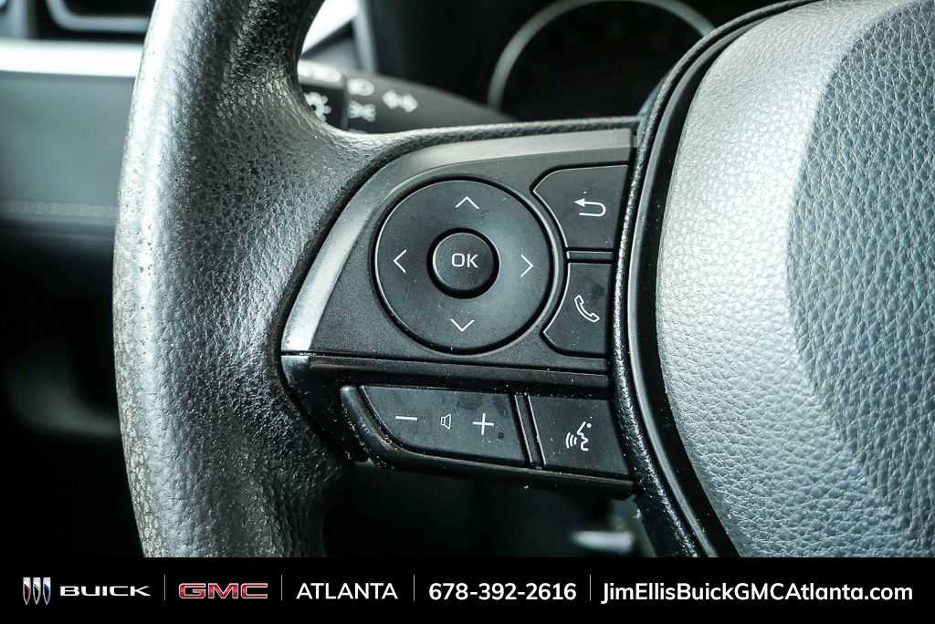 Used 2021 Toyota RAV4 LE image 10