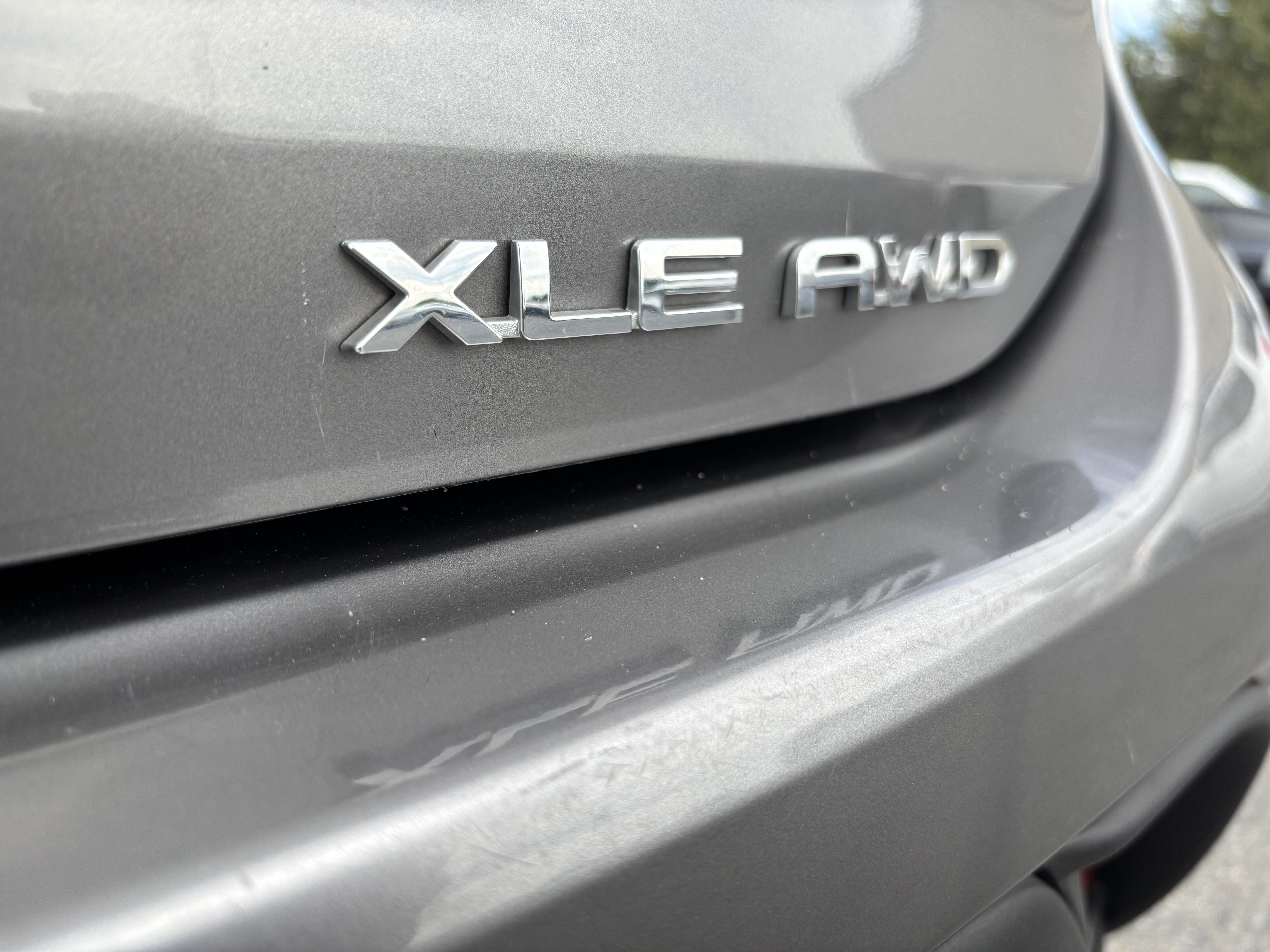 Used 2025 Toyota Highlander XLE AWD/4WD image 12