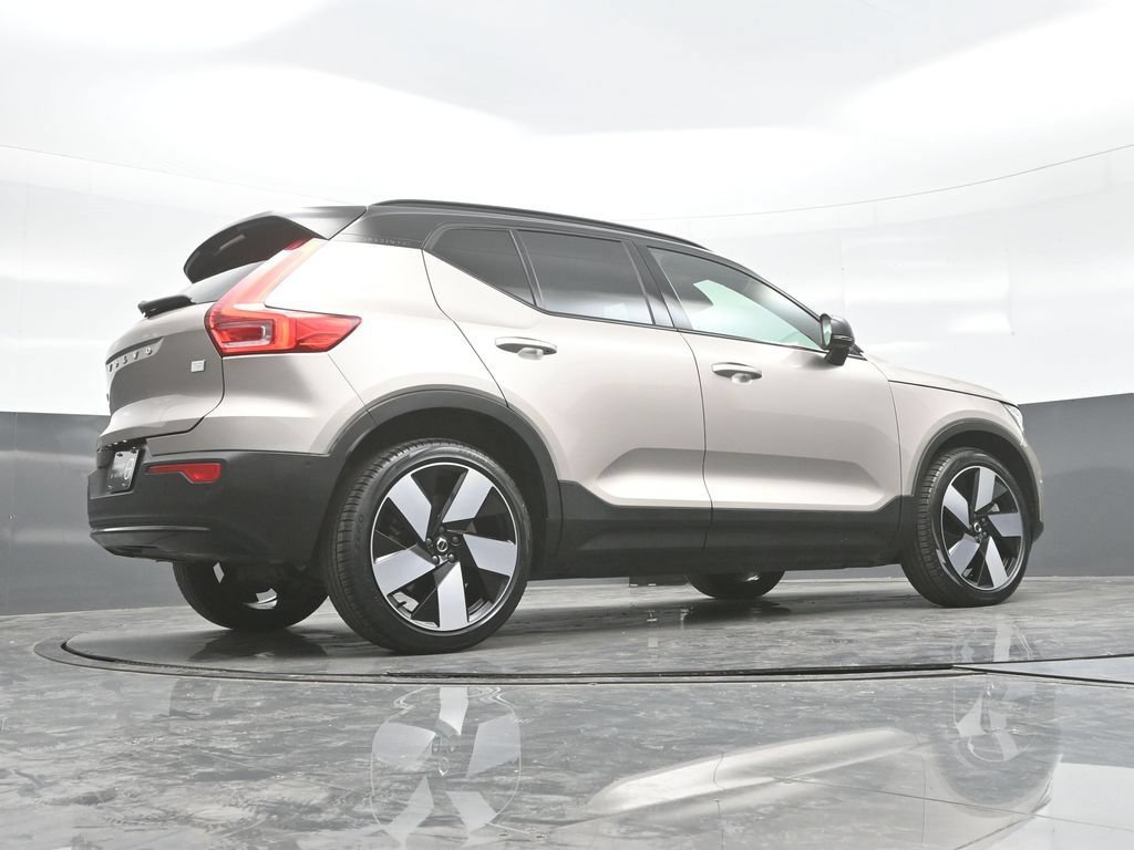 Used 2023 Volvo XC40 Recharge Plus AWD/4WD image 27