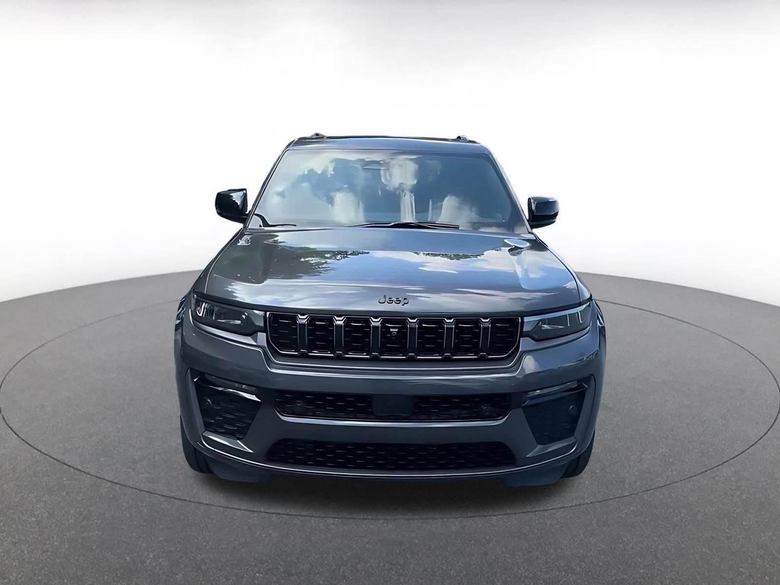 Used 2026 Jeep Grand Cherokee Limited AWD/4WD image 4