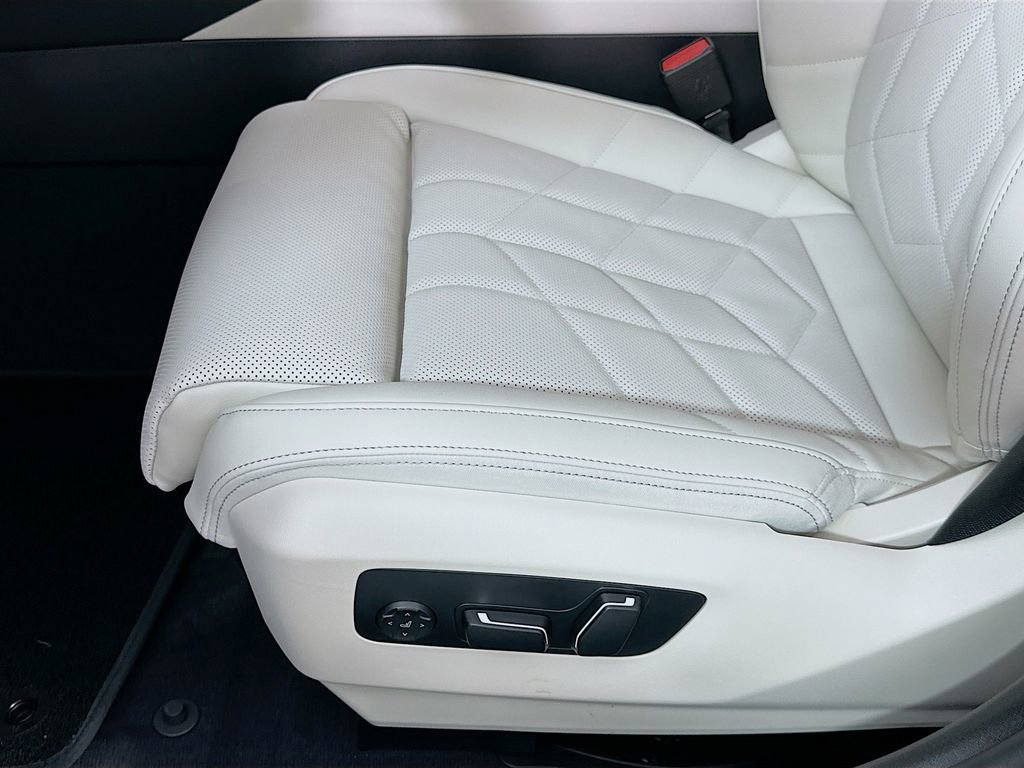 New 2026 BMW 530i w/ Executive Package image 21