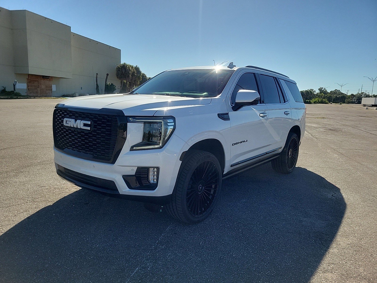 Certified 2022 GMC Yukon Denali image 2