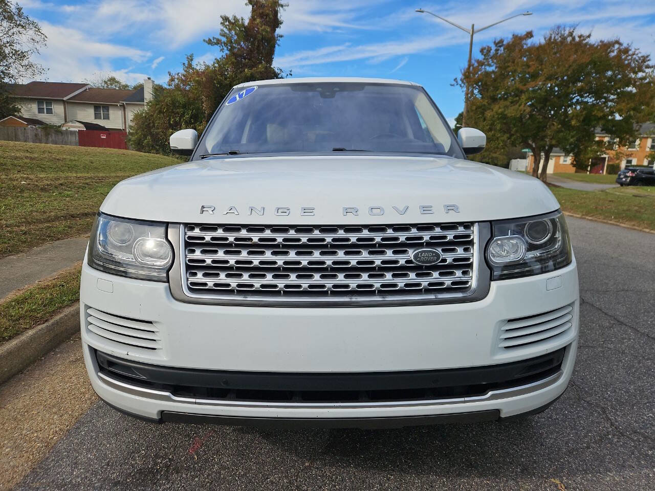 Used 2017 Land Rover Range Rover HSE image 9