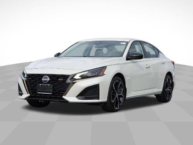 Certified 2025 Nissan Altima 2.5 SR AWD/4WD image 7