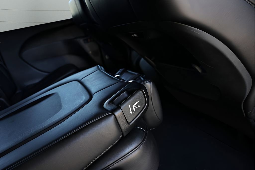 Used 2025 Chrysler Pacifica Select image 61