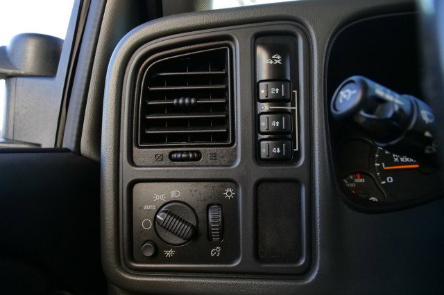 Used 2006 GMC Sierra 3500 SLE w/ Heavy-Duty Power Package image 14