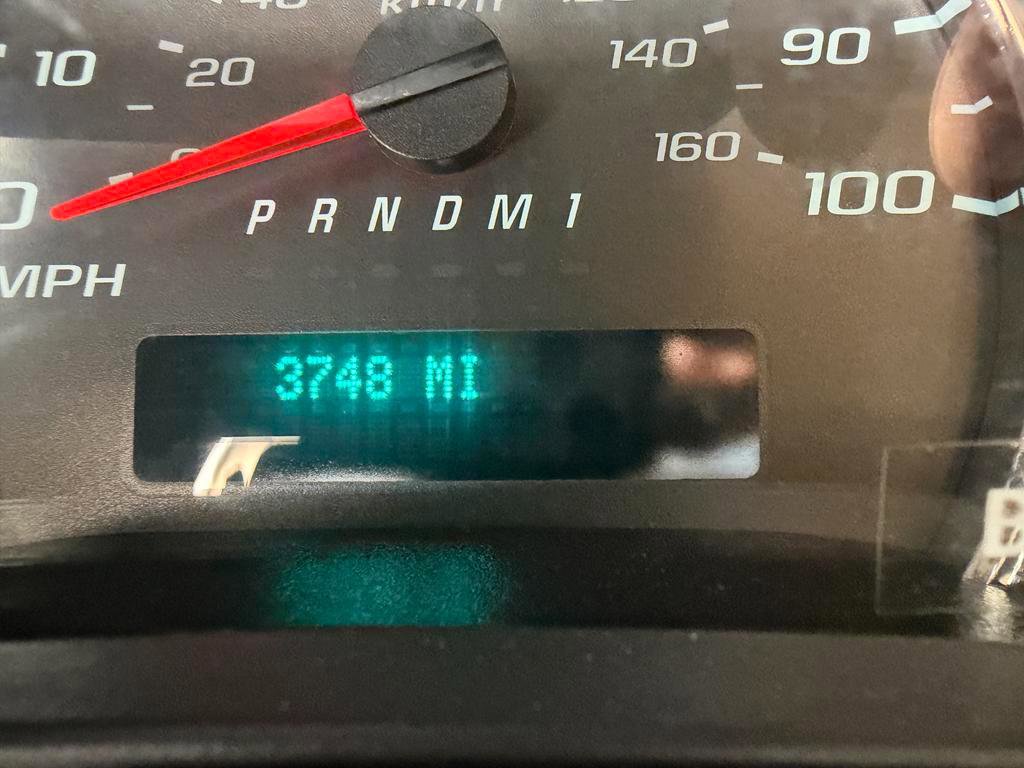 Used 2025 Chevrolet Express 2500 w/ Driver Convenience Package image 16