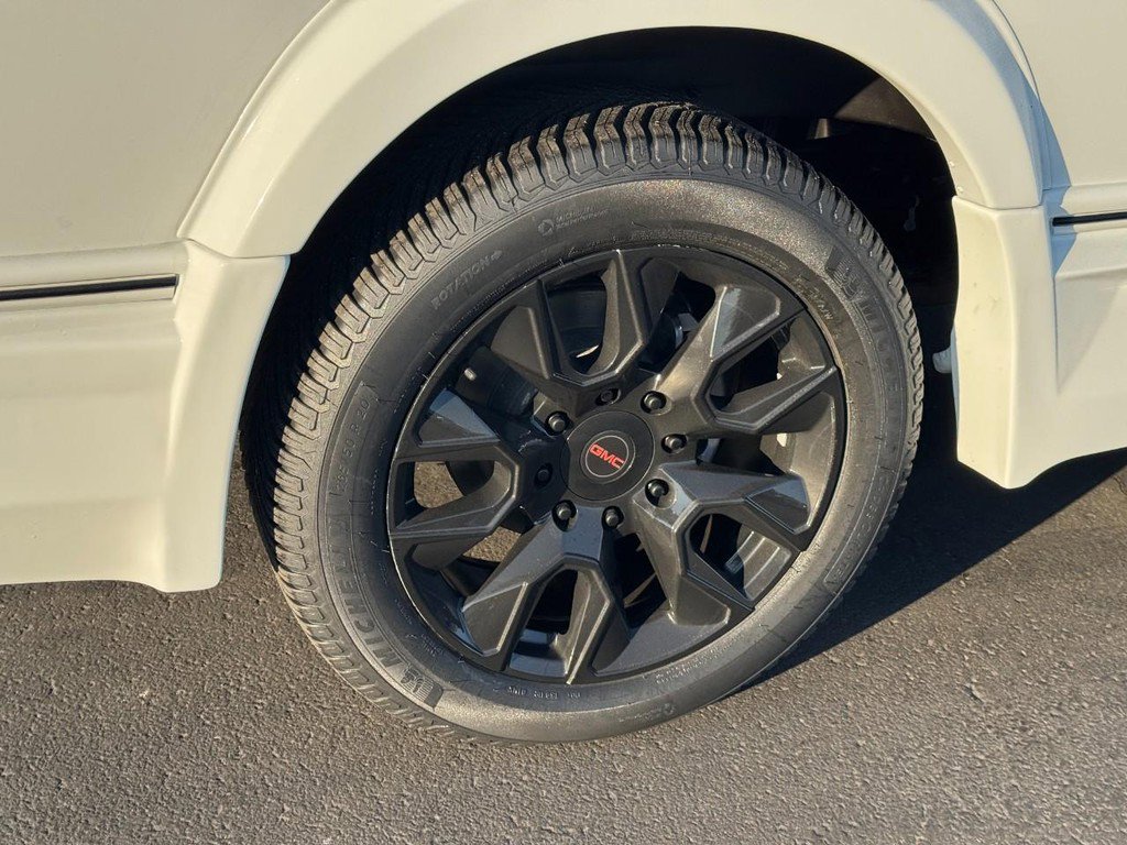 New 2026 GMC Savana 2500 Extended w/ Driver Convenience Package image 5