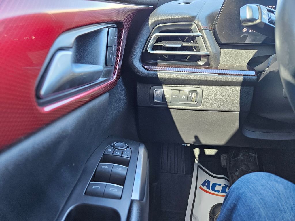 Used 2024 Chevrolet Traverse RS image 13