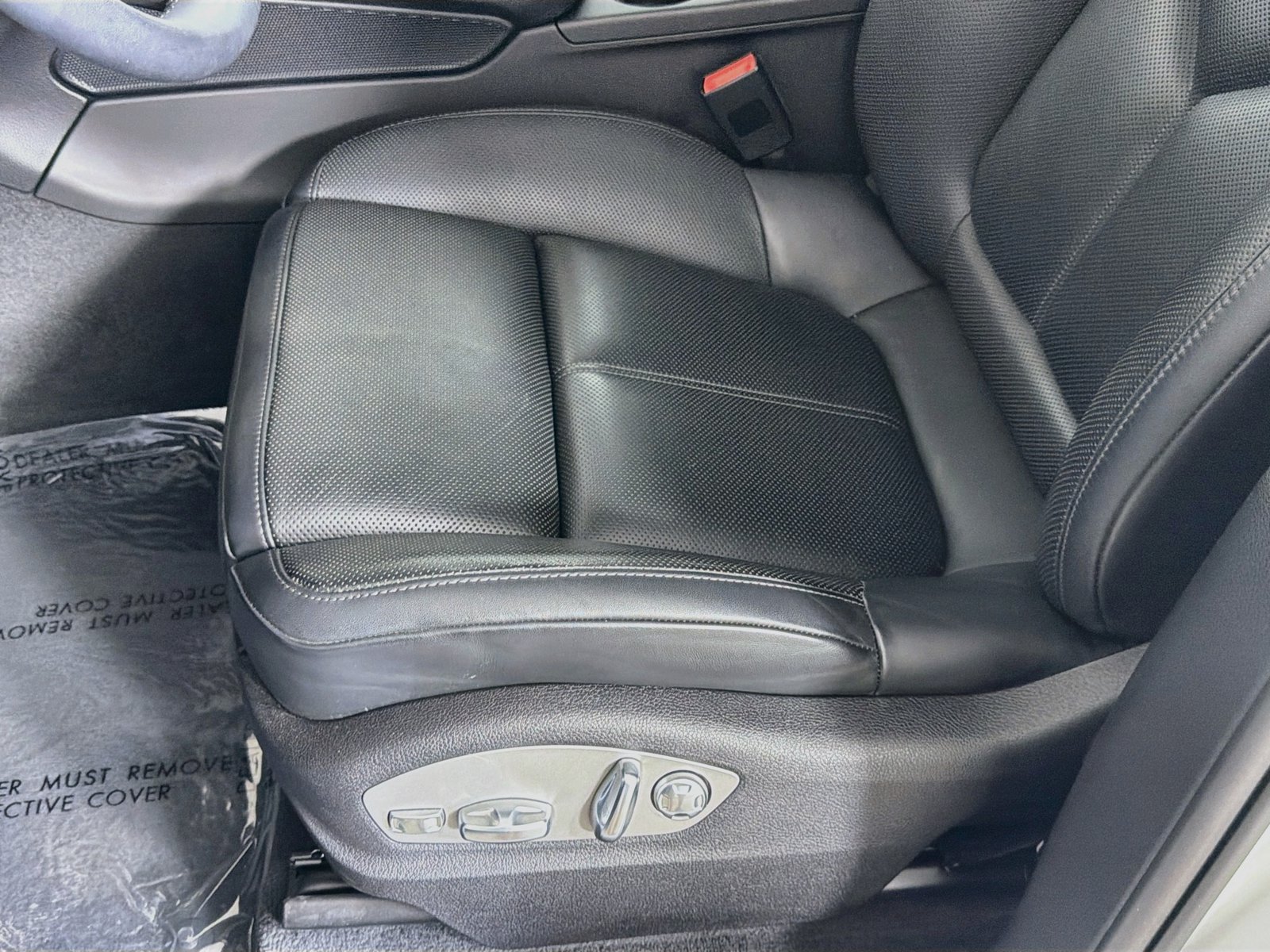 Used 2024 Porsche Macan w/ Premium Plus Package AWD/4WD image 25