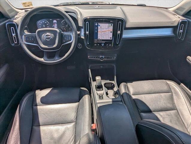 Used 2022 Volvo XC40 T5 Momentum w/ Premium Package AWD/4WD image 16
