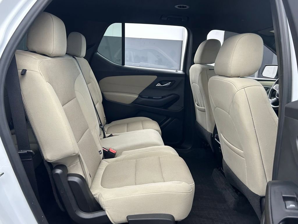 Used 2022 Chevrolet Traverse LS image 40
