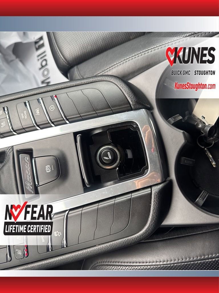 Used 2017 Porsche Macan S w/ Premium Package Plus image 38