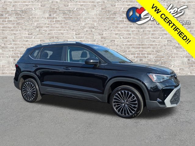 Certified 2025 Volkswagen Taos SE FWD video 2
