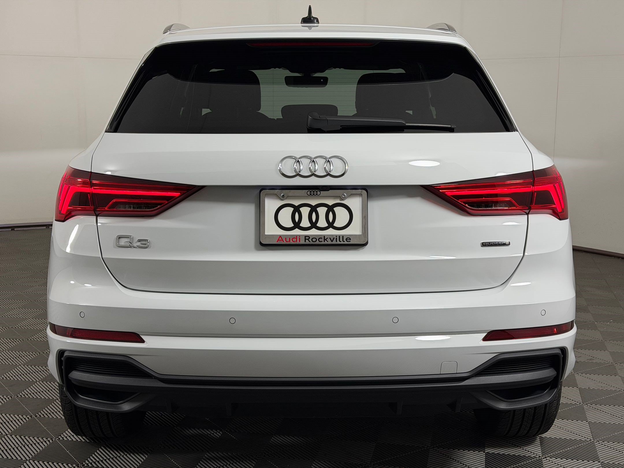 Certified 2025 Audi Q3 2.0T Premium Plus w/ Premium Plus Package AWD/4WD image 10