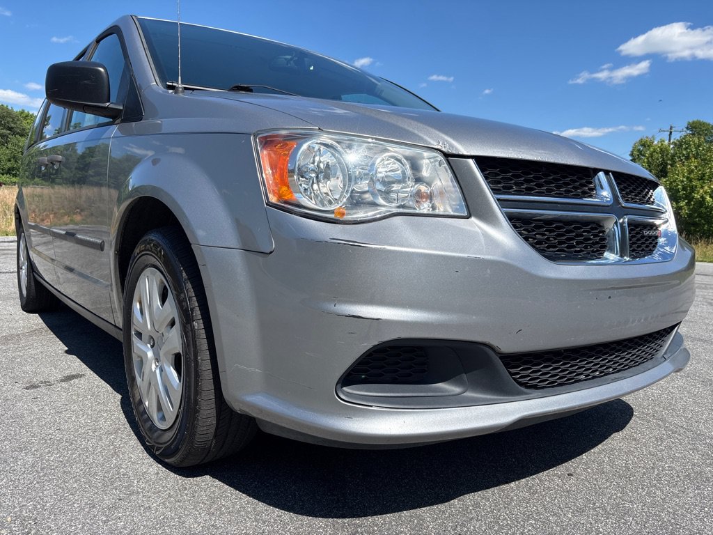 Used 2016 Dodge Grand Caravan American Value Package w/ UConnect Hands-Free Group FWD image 7