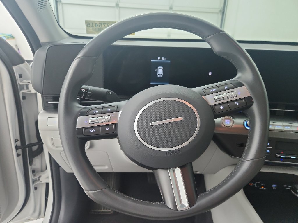 Used 2025 Hyundai Kona SEL FWD image 24
