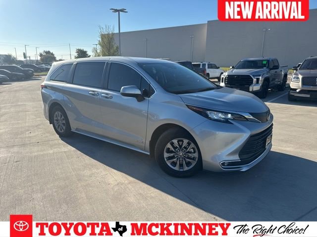 Used 2021 Toyota Sienna XLE